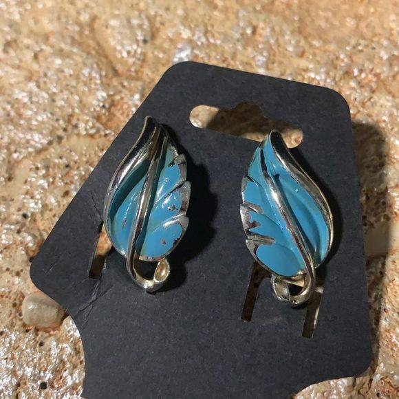 Jewelry - Vintage Clip-On Earrings